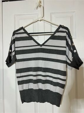 Guess Striped V-Neck Short Sleeve Top - Gray & White